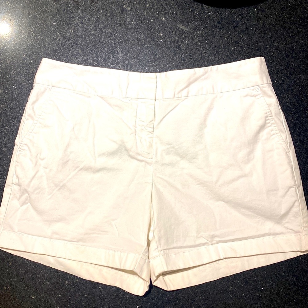 Vineyard Vines White Shorts Size 10